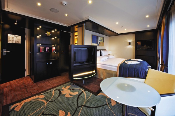 Avalon Waterways, Avalon Vista, Royal Suite 2.jpg